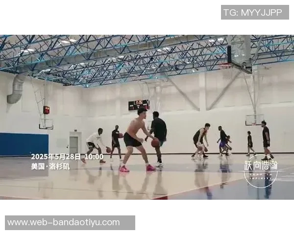 太阳主帅称赞马卢阿奇表现出色反应令人满意展现自信与进步 太阳主帅称赞马卢阿奇表现出色反应令人满意展现自信与进步