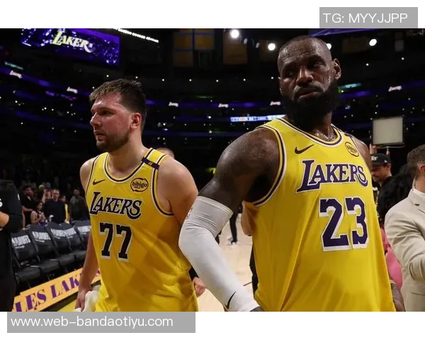 A史密斯质疑詹姆斯关键时刻表现是否与赛前饮酒有关