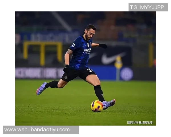 恰尔汗奥卢自豪代表土耳其百场伊尔迪兹有望争夺金球奖 恰尔汗奥卢自豪代表土耳其百场伊尔迪兹有望争夺金球奖