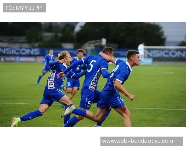 欧洲世预赛精彩瞬间回顾小麦倒钩与麦克连恩中圈吊射争夺最佳进球