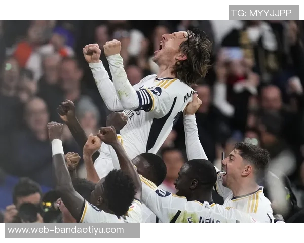 多库社媒欢庆客场逆转皇马胜利赞美今夜的辉煌时刻